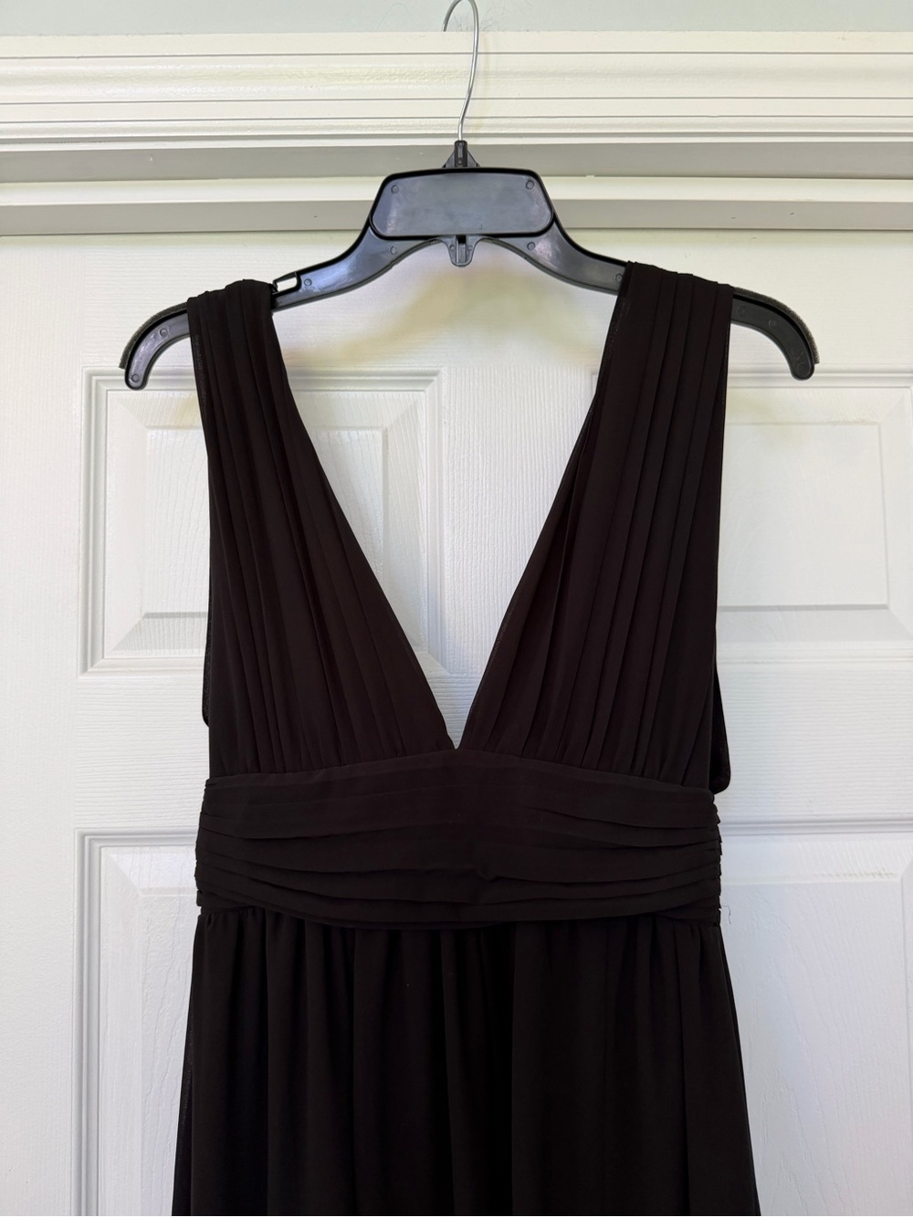 Lulu's Black V-Neck Pleated Maxi Dress